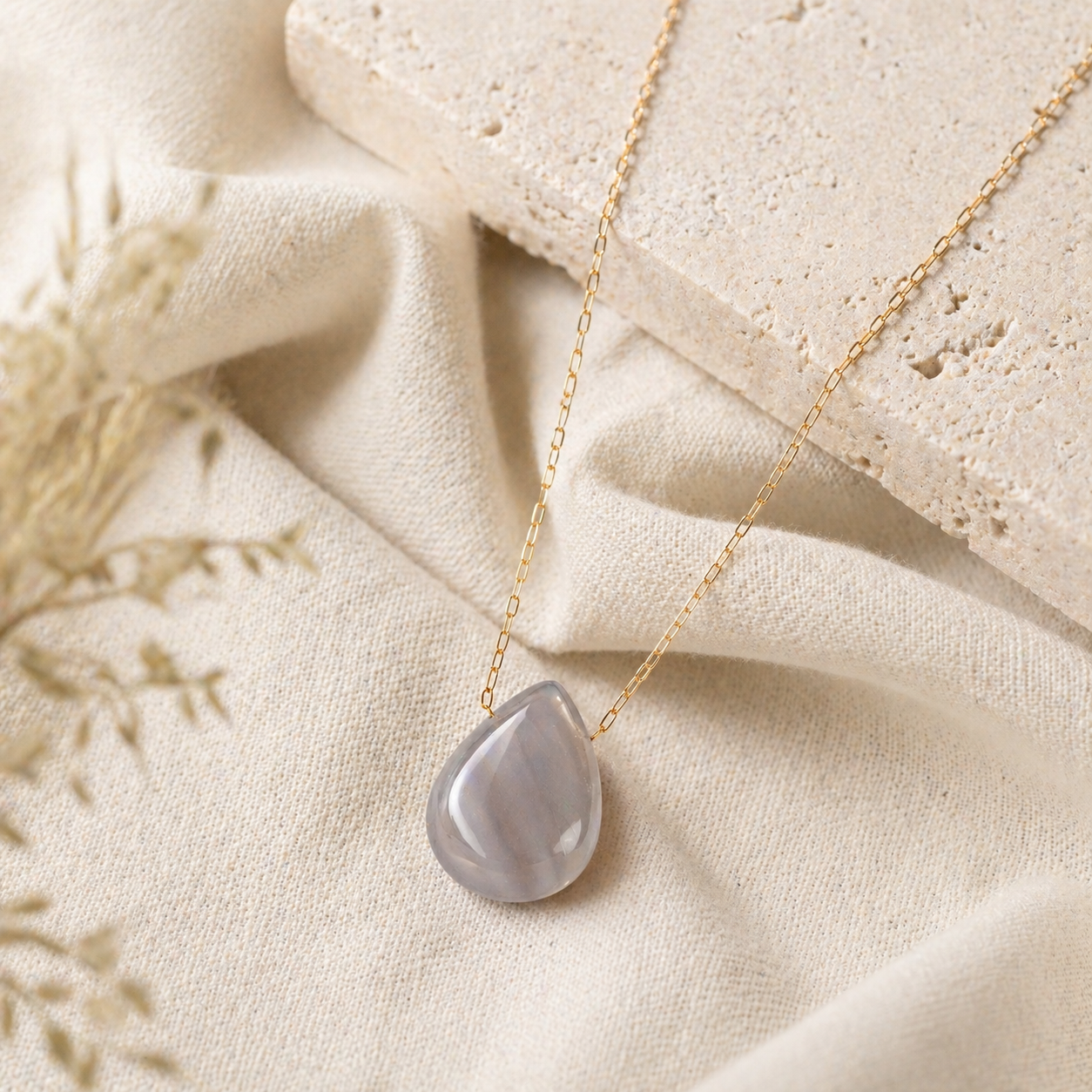 NATURAL LABRADORITE FLOATING STONE 18K GOLD PLATED CHAIN NECKLACE