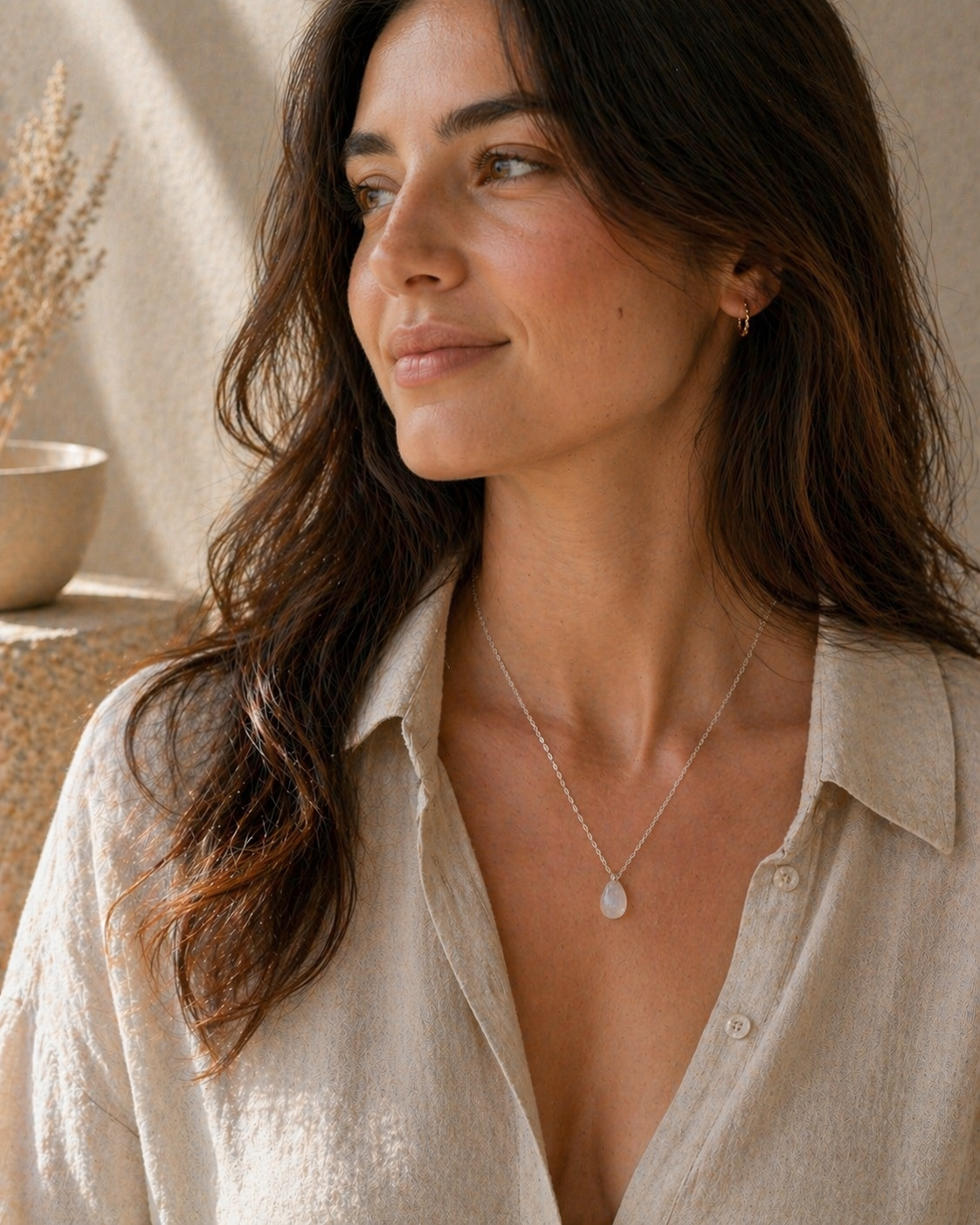 MOONSTONE FLOATING STONE SILVER CHAIN NECKLACE