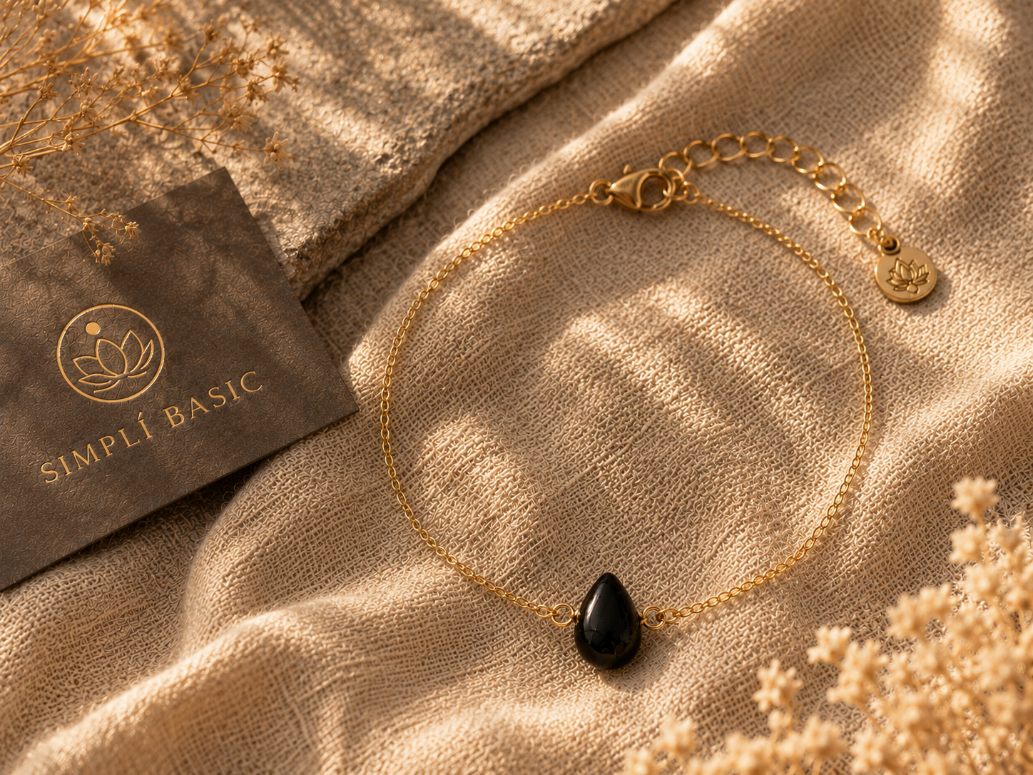 ORĀ Floating Black Onyx Bracelet - 18k Gold Vermeil