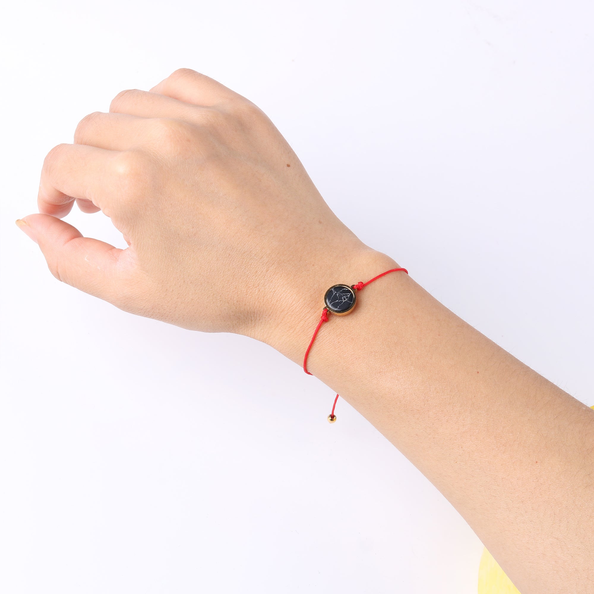 Obsidian, Red String bracleet