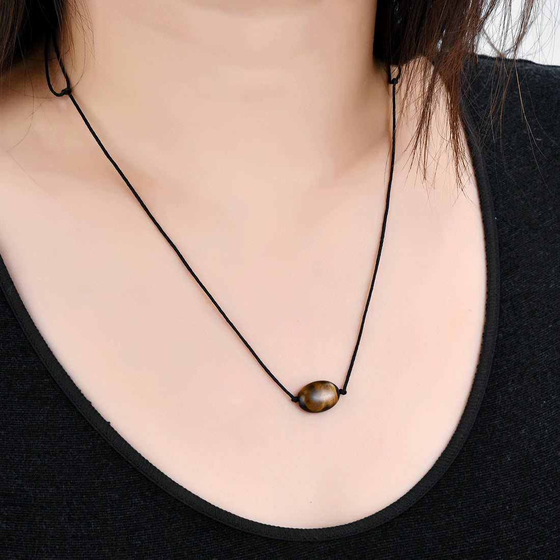 Tiger eye cord necklace (oval stone)